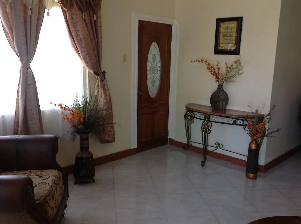 Cazwin Villas Montego Bay Jamaika