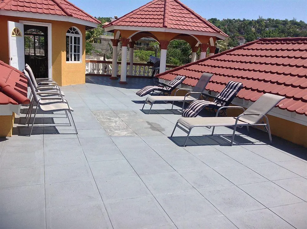Konukevi Cazwin Villas Montego Bay